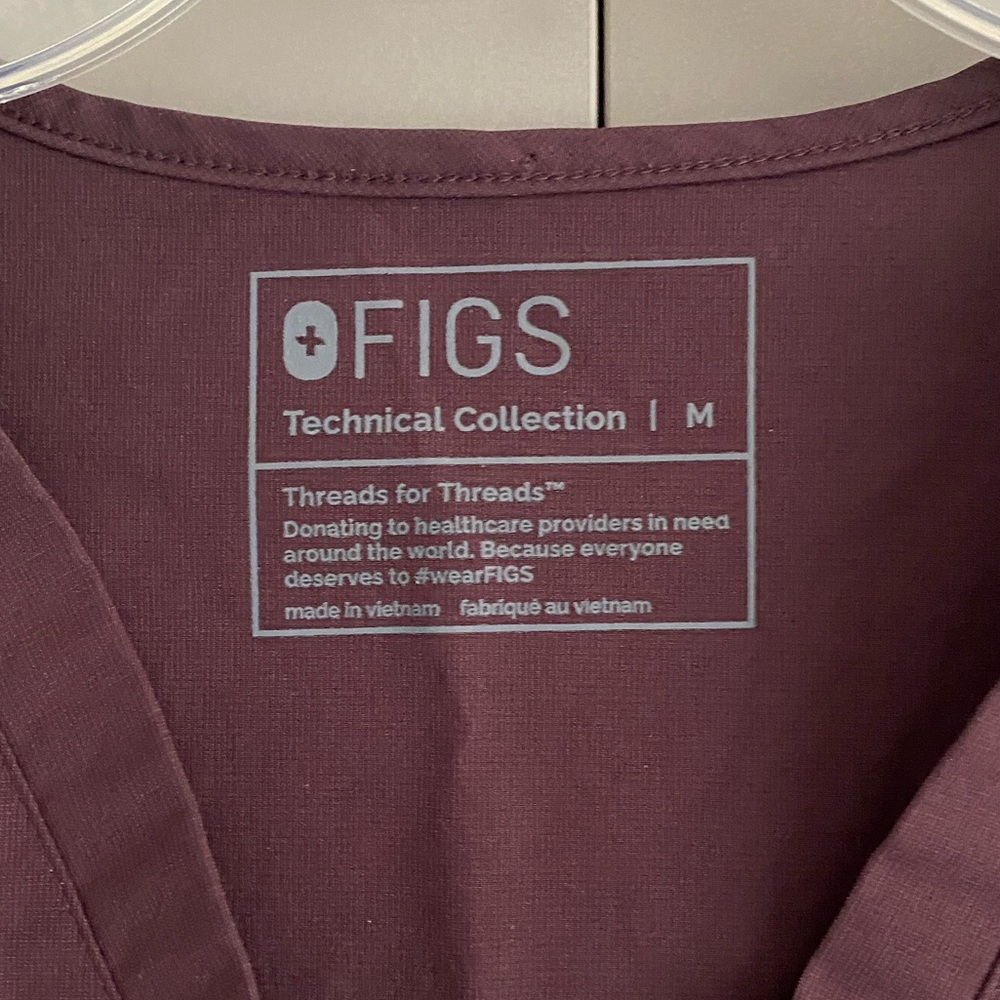 Figs Women’s Catarina One-Pocket Scrub Top - Picture 7 of 9